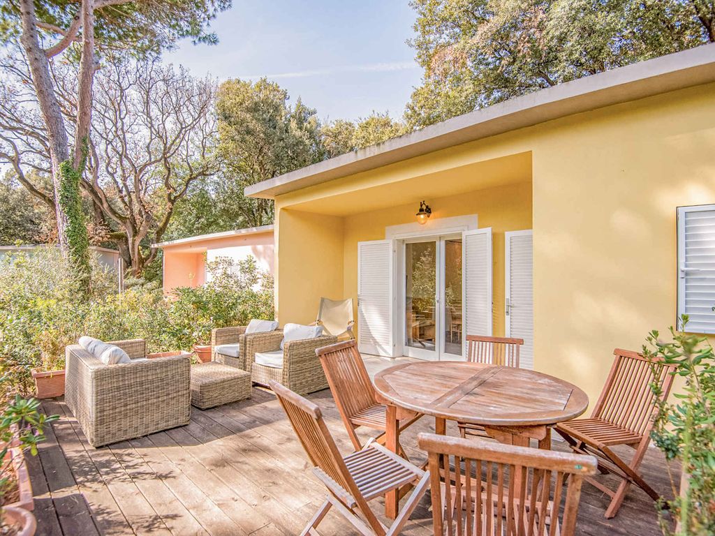 Villa mit Terrasse