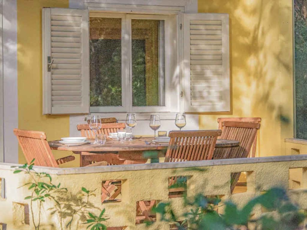 Villa mit Terrasse