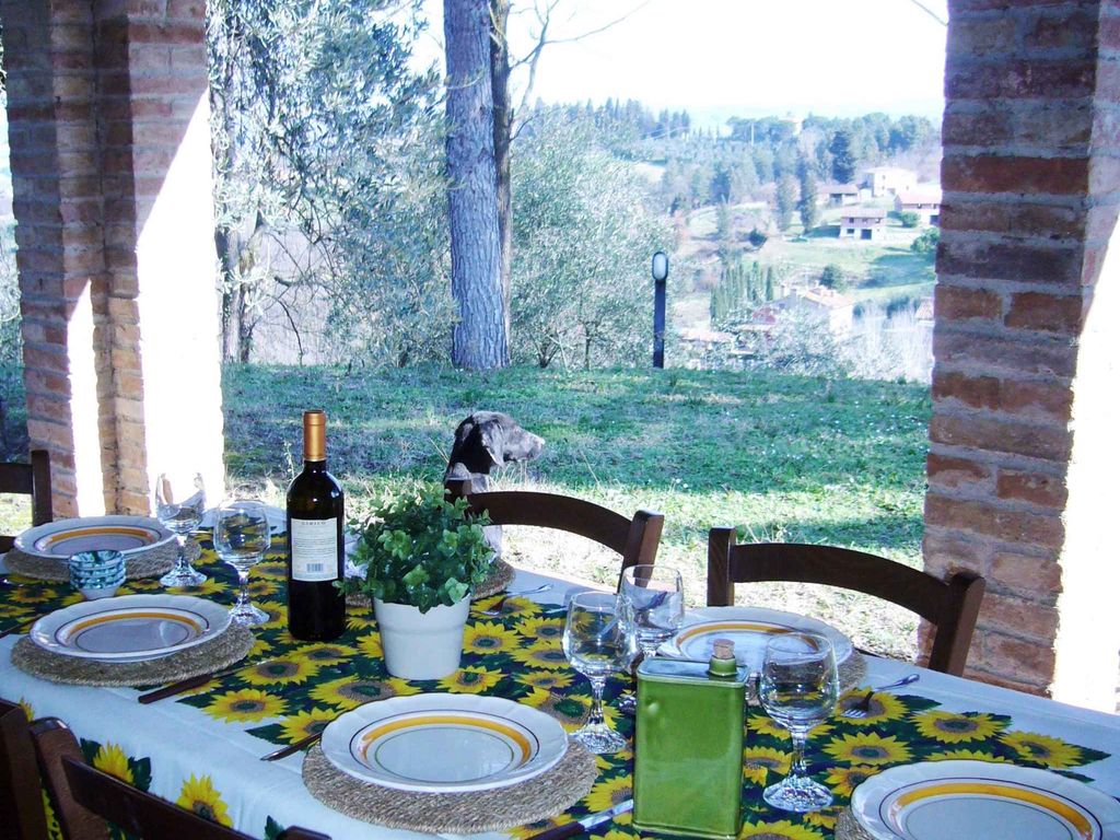 Ferienhaus mit Garten und Pool