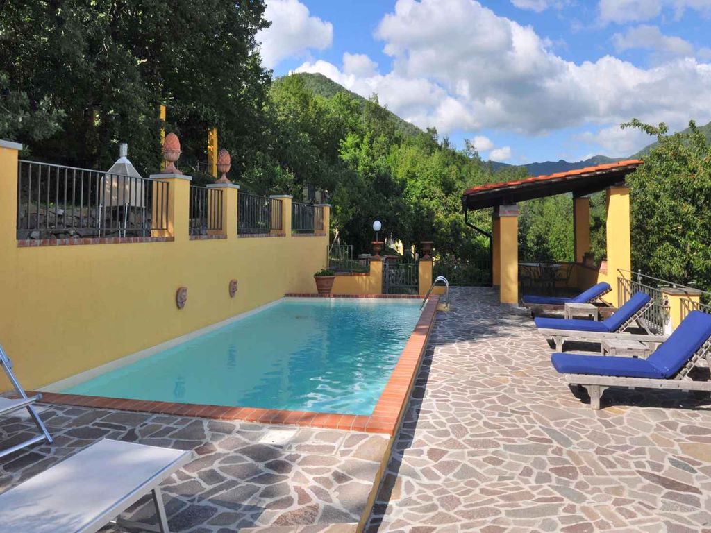 Ferienhaus mit Panoramablick und Pool