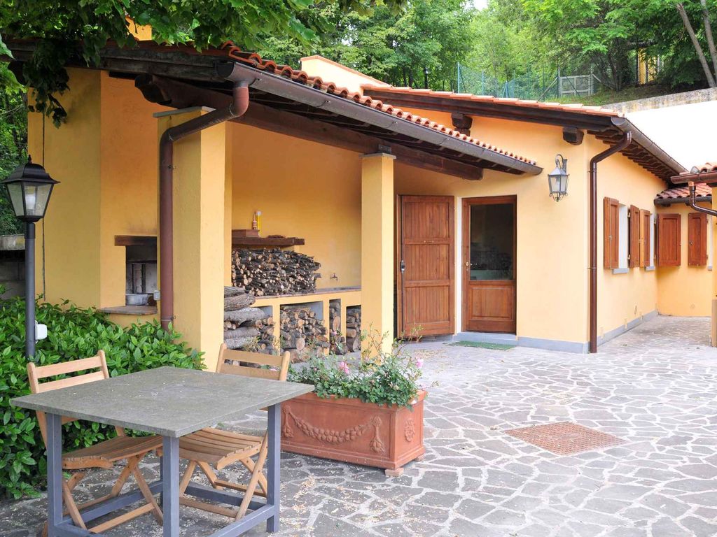 Ferienhaus mit Panoramablick und Pool