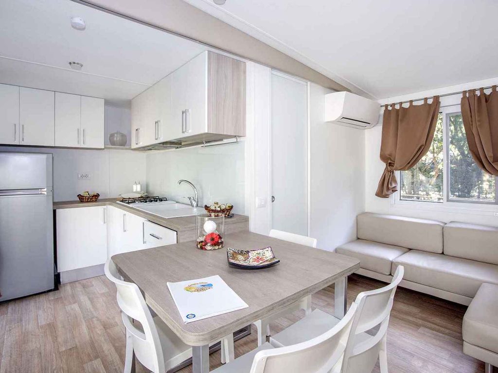 Mobilehome mit Klimaanlage, Pool in sonniger Lage