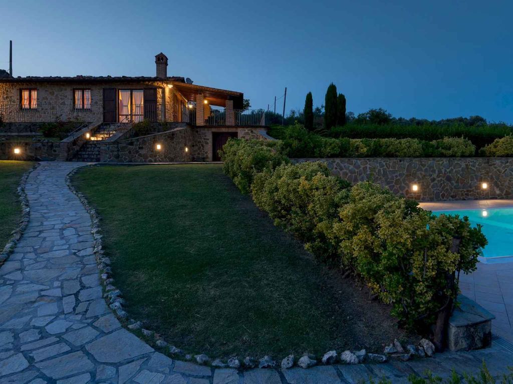 Villa mit privatem Pool und atemberaubender Aussicht