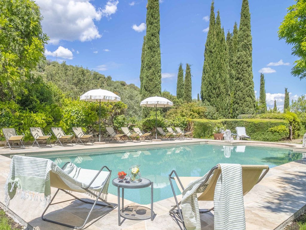 Ferienhaus mit Klimaanlage, Pool und privaten Garten