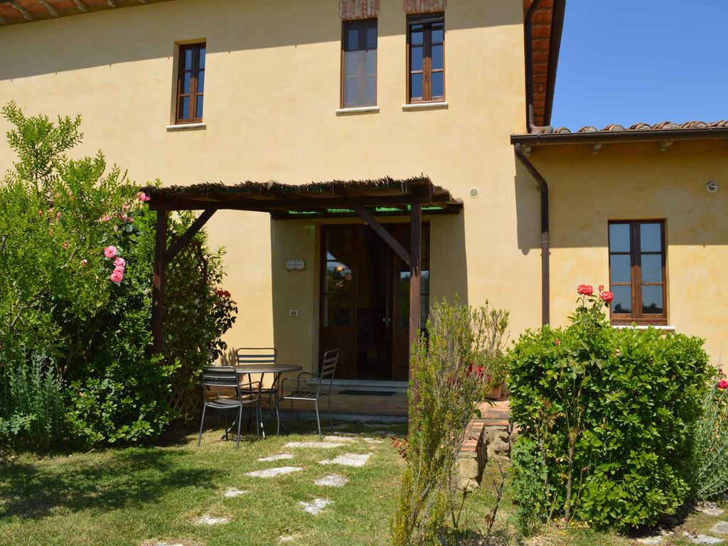 Ferienwohnung mit Pool und Blick ins Tal