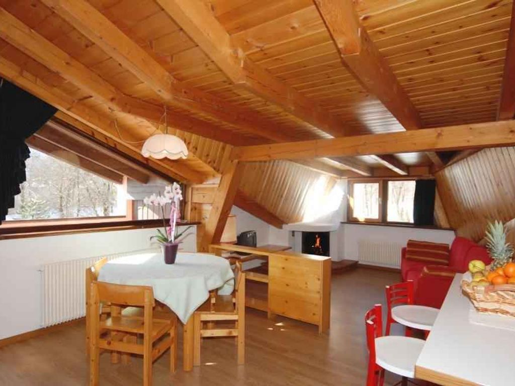 Ferienwohnung mit Balkon und Bergblick
