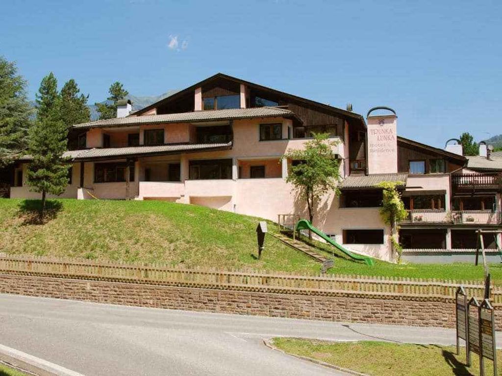 Ferienwohnung mit Balkon und Bergblick