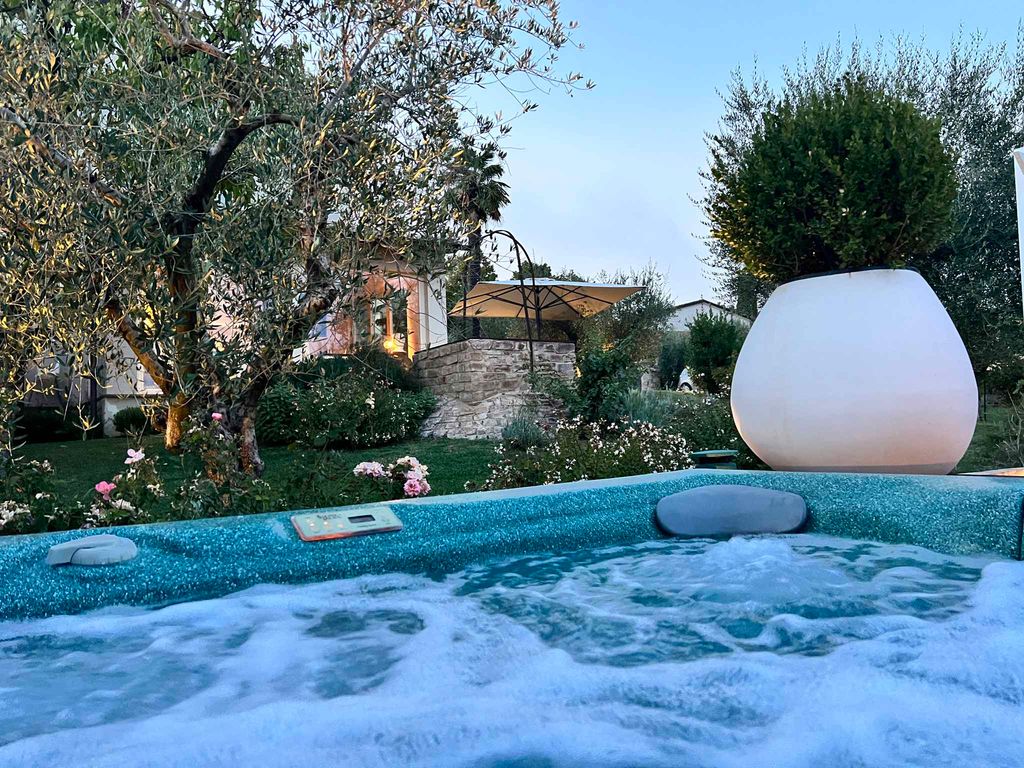 Ferienhaus mit Pool, Whirlpool und Sonnensolarium