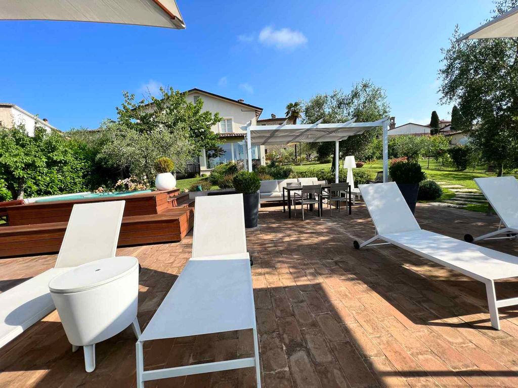 Ferienhaus mit Pool, Whirlpool und Sonnensolarium