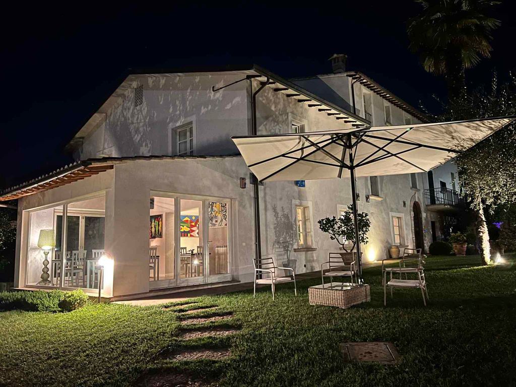 Ferienhaus mit Pool, Whirlpool und Sonnensolarium