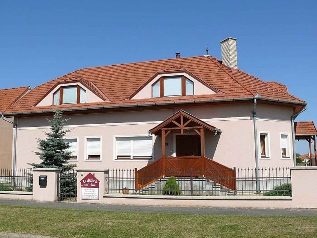 Ferienwohnung mit Gartenpavillon und Grill