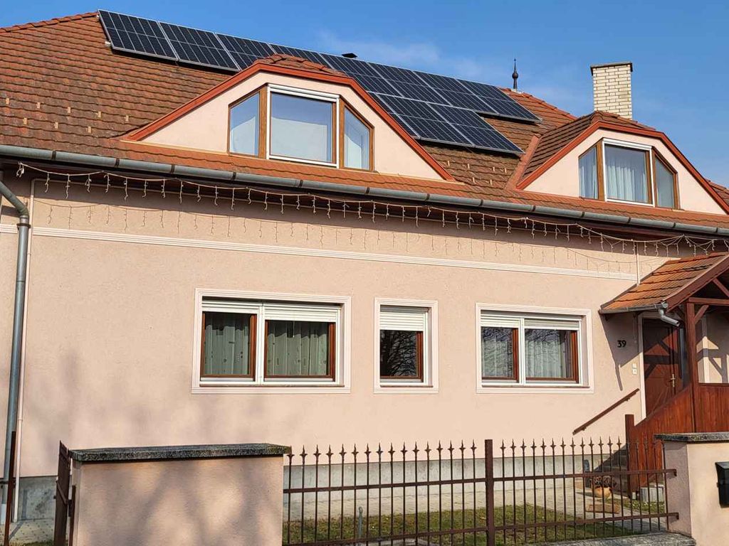 Ferienwohnung mit Gartenpavillon und Grill