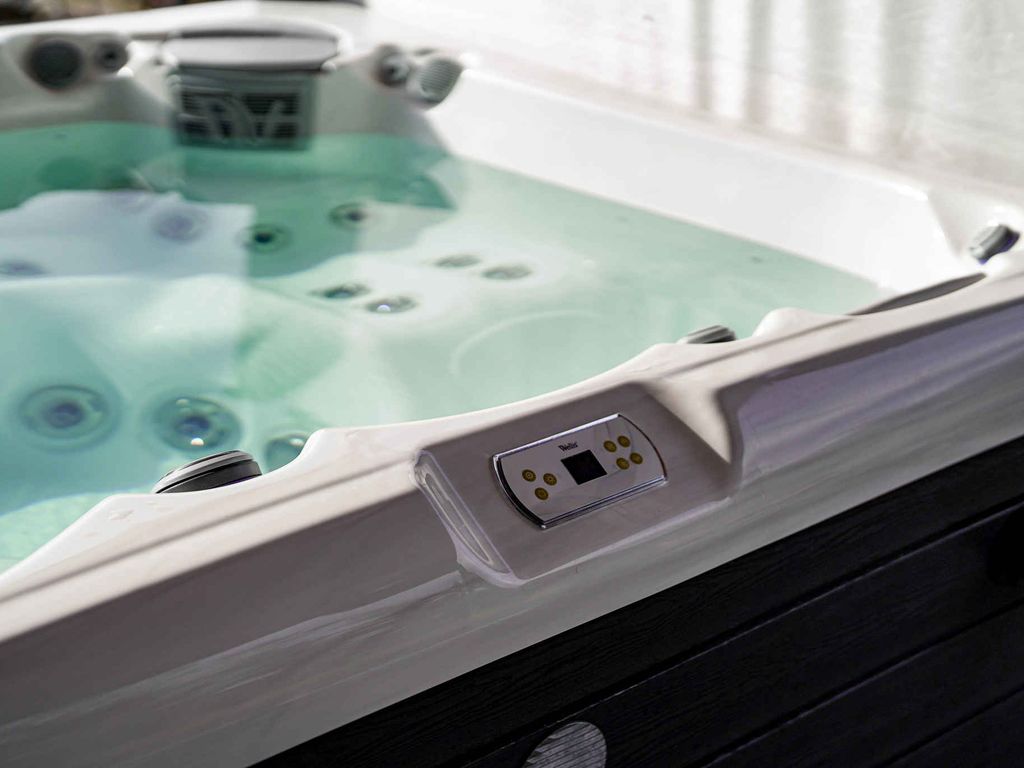 Ferienhaus mit Sauna, Whirlpool, Klimaanlage und großem Garten