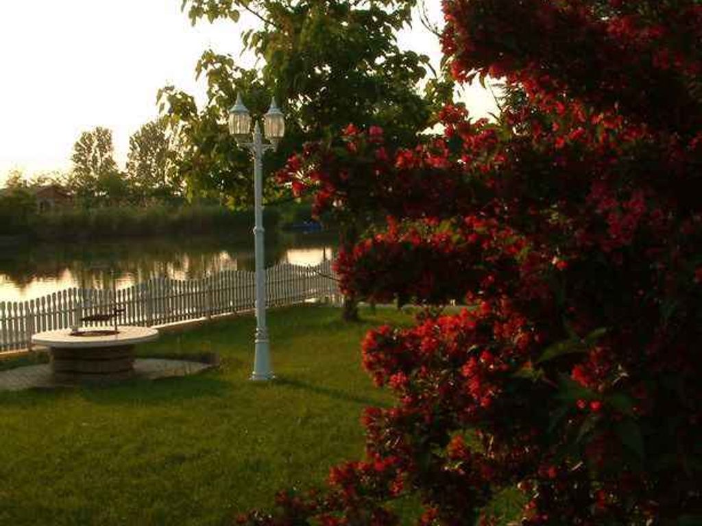 Ferienhaus direkt am Fluss mit Pool und Whirlpool