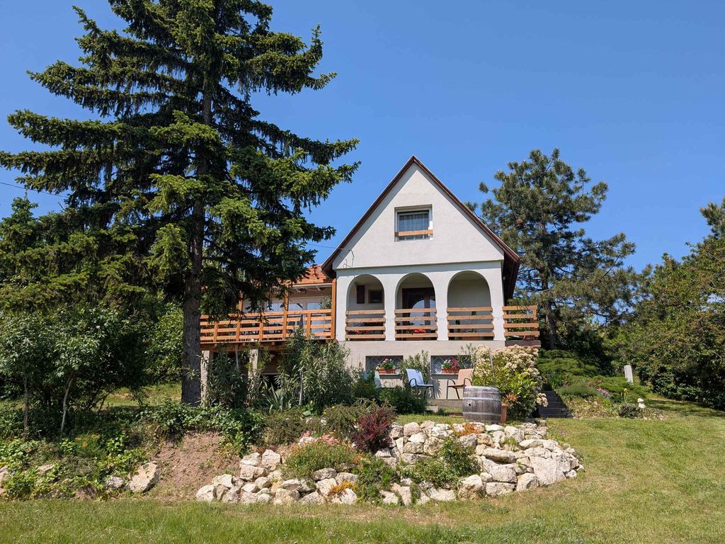 Ferienhaus mit Panorama und Internet