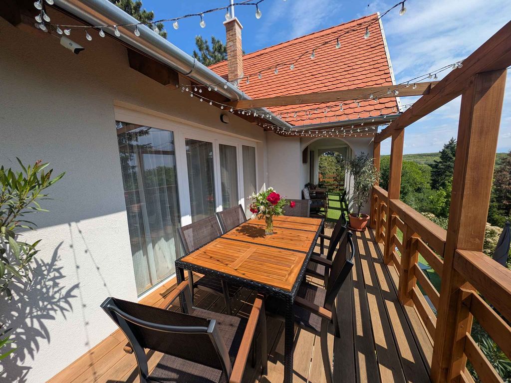 Ferienhaus mit Panorama und Internet