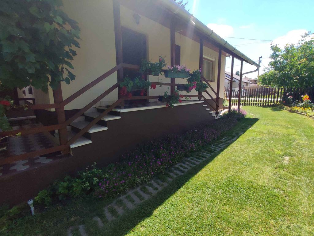 Ferienhaus mit WLAN und Kinderspielplatz