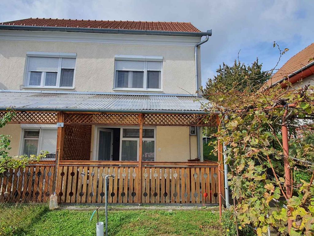 Ferienhaus mit Terrasse und Garten