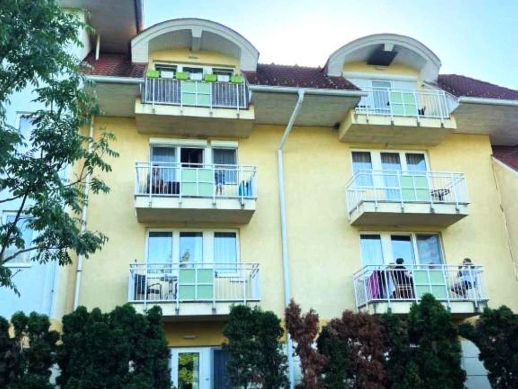 Studio mit Innenpool und Sauna in der Nähe des Kurbads