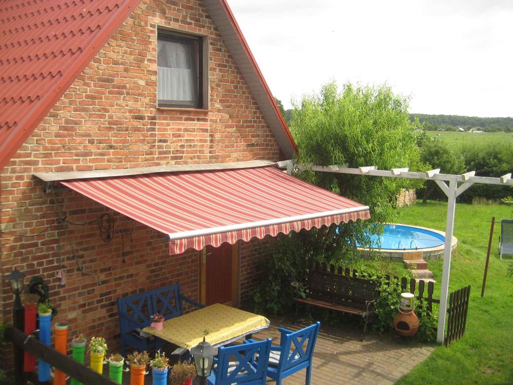 Ferienhaus mit Terrasse und Pool