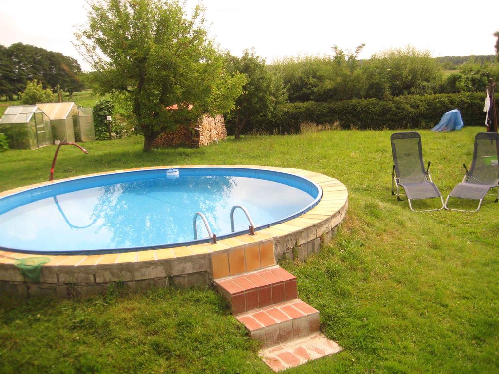 Ferienhaus mit Terrasse und Pool
