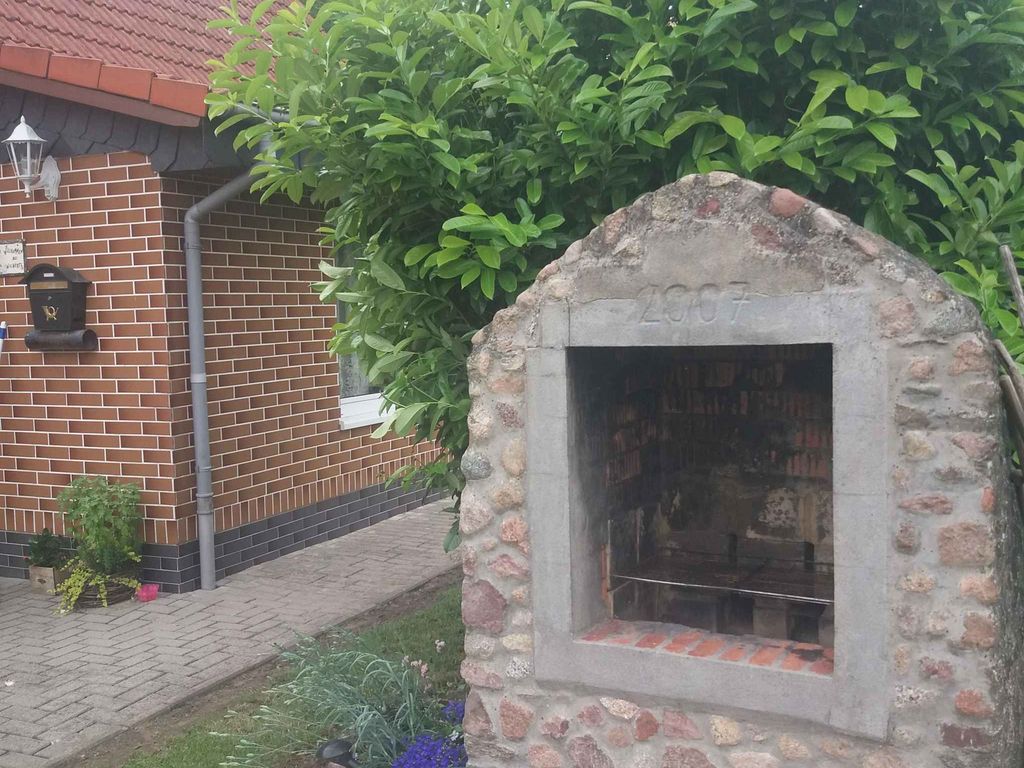 Studio mit Grillmöglichkeit im Garten