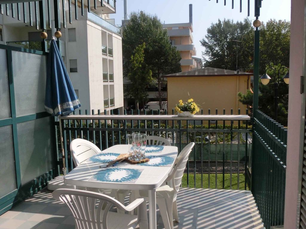 Ferienwohnung mit Klimaanlage, Balkon und Pool