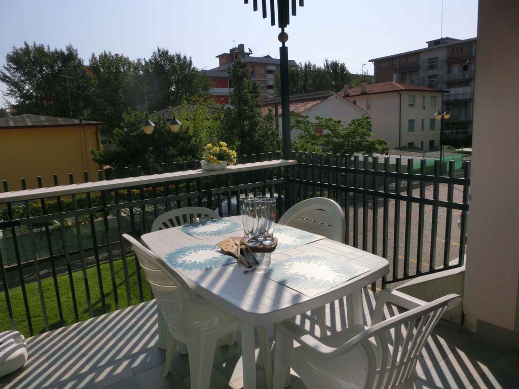 Ferienwohnung mit Klimaanlage, Balkon und Pool