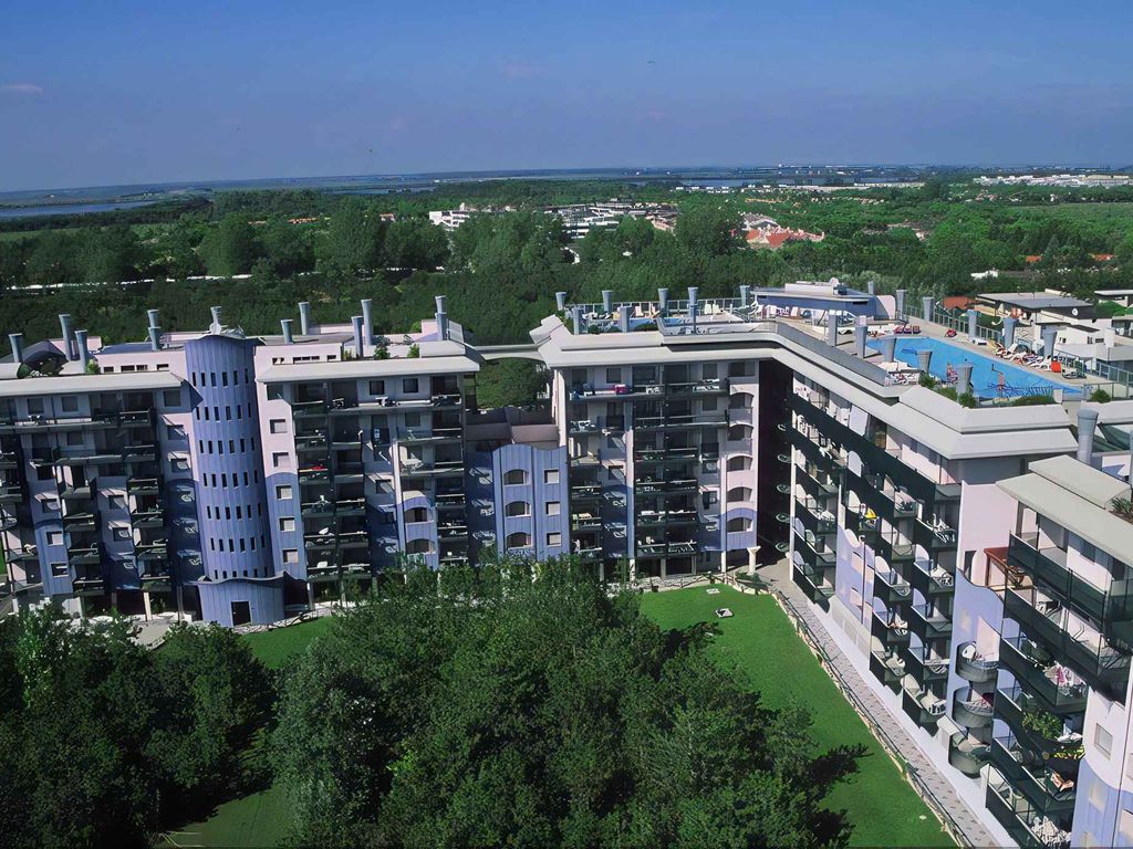 Ferienwohnung mit Klimaanlage, Balkon und Pool