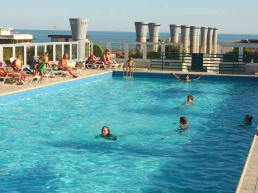 Ferienwohnung mit Klimaanlage, Balkon und Pool