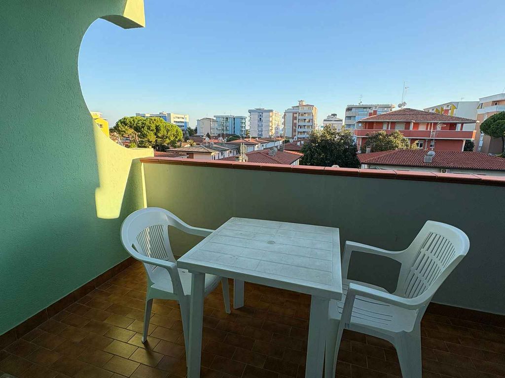 Studio mit Balkon und Klimaanlage