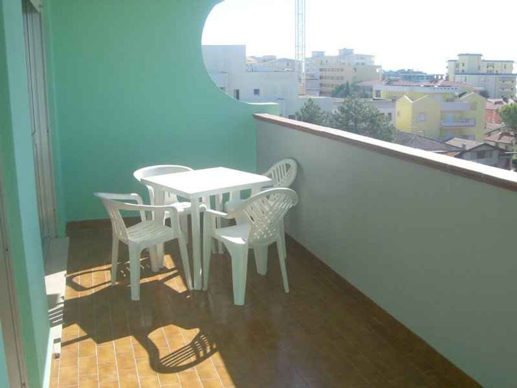 Ferienwohnung mit Balkon und Parkmöglichkeit