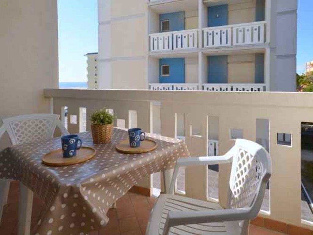 Ferienwohnung mit Klimaanlage und Balkon mit Meerblick