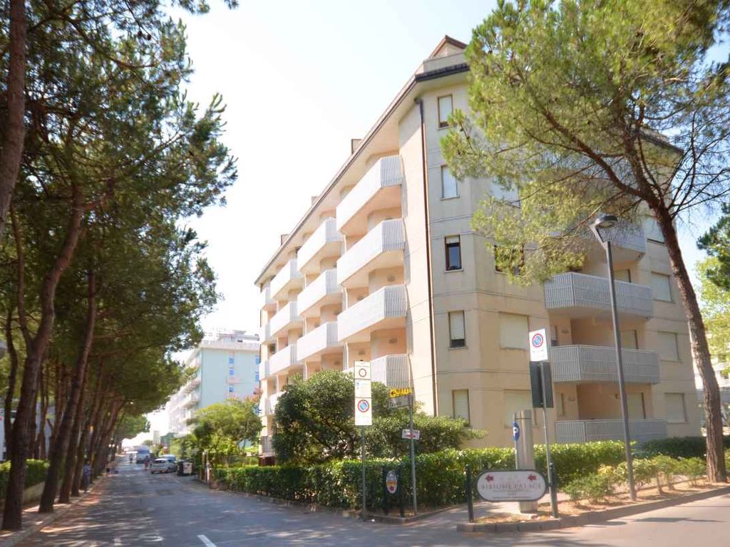 Ferienwohnung mit Klimaanlage und Balkon