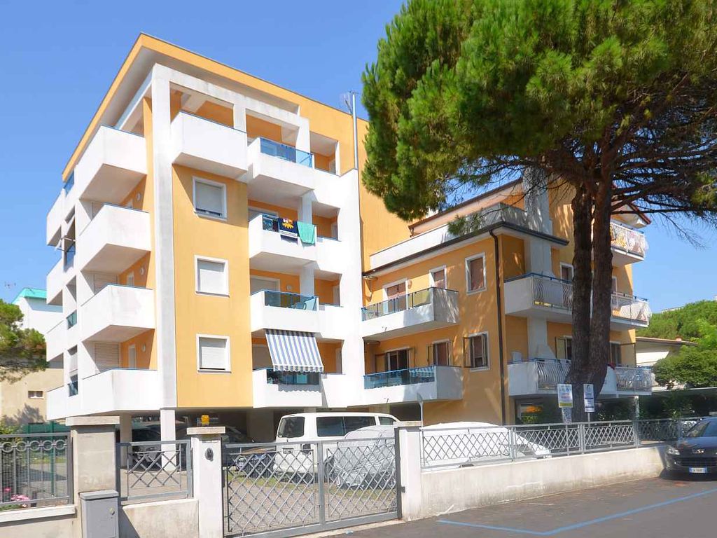 Ferienwohnung mit Klimaanlage und Balkon