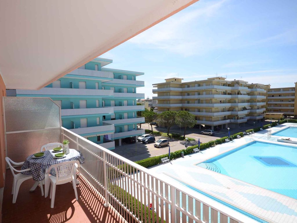 Ferienwohnung mit Klimaanlage, Balkon und Pool
