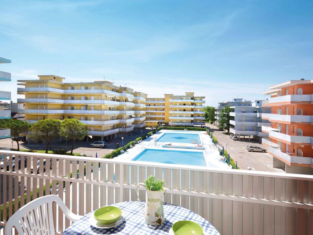 Ferienwohnung mit Klimaanlage, Balkon und Pool