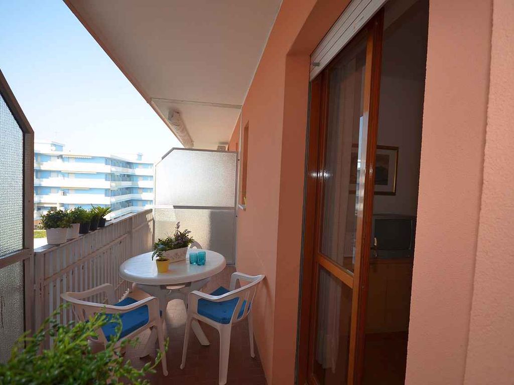 Ferienwohnung mit Klimaanlage, Balkon und Pool