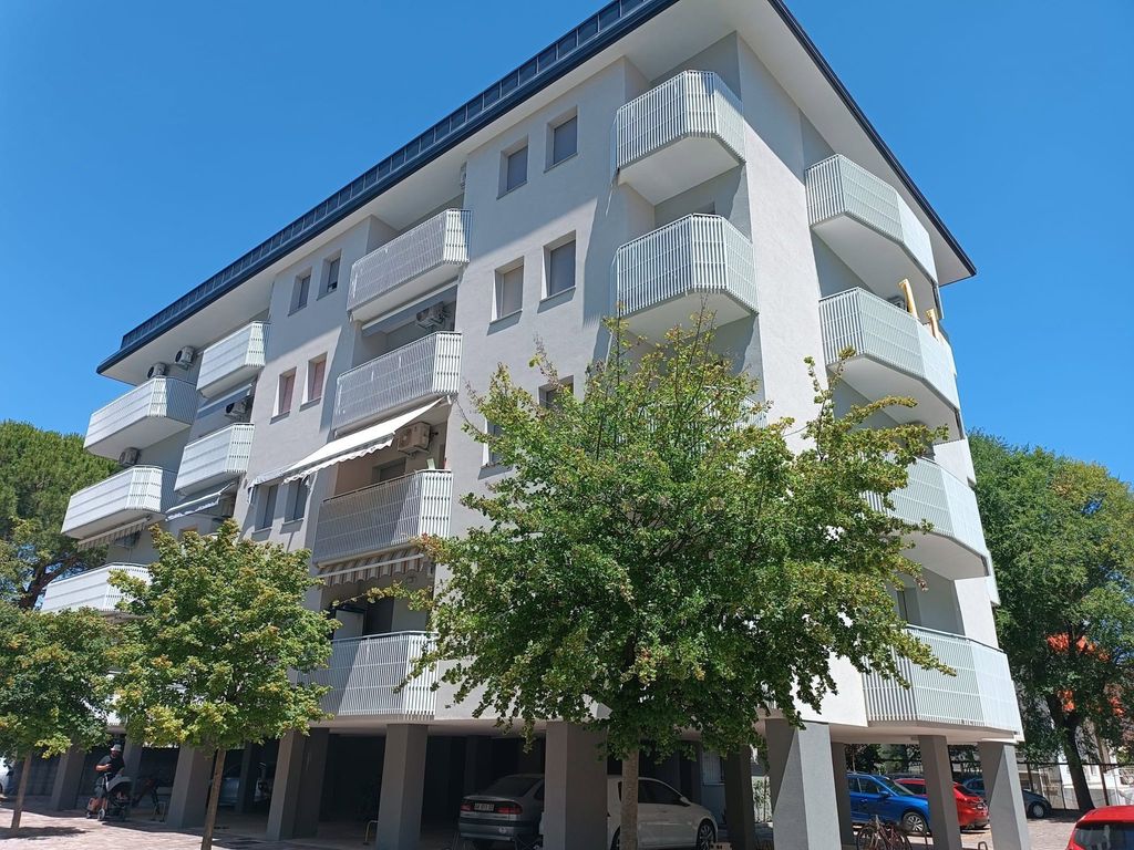 Ferienwohnung mit Klimaanlage und Balkon