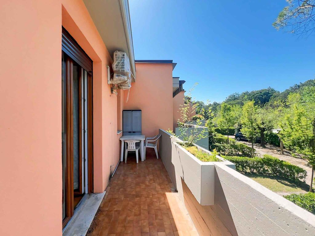 Ferienwohnung mit Pool und Balkon