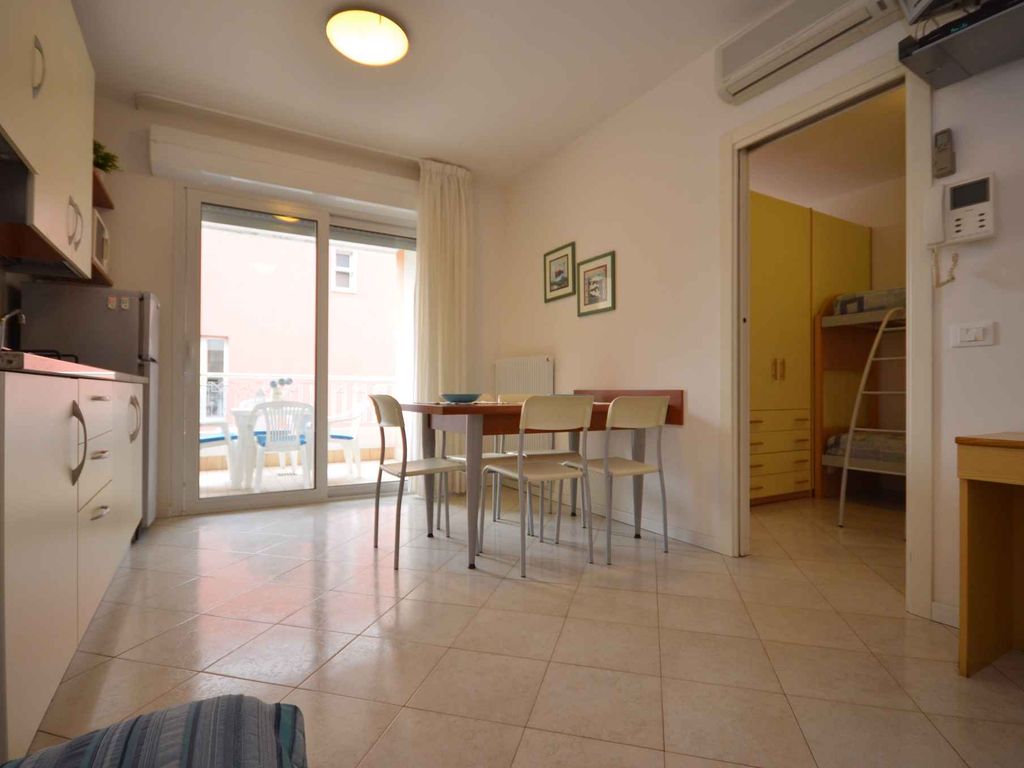 Ferienwohnung mit Klimaanlage und Balkon