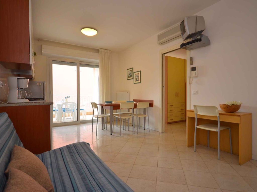 Ferienwohnung mit Klimaanlage und Balkon