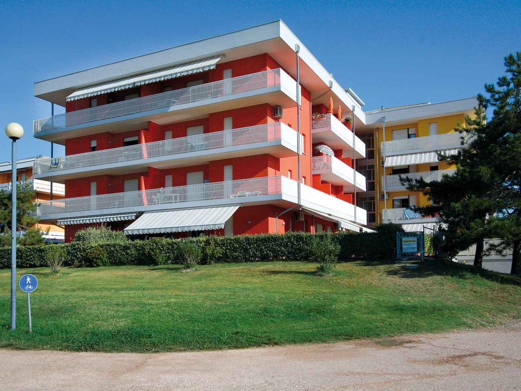 Ferienwohnung mit Klimaanlage und Balkon