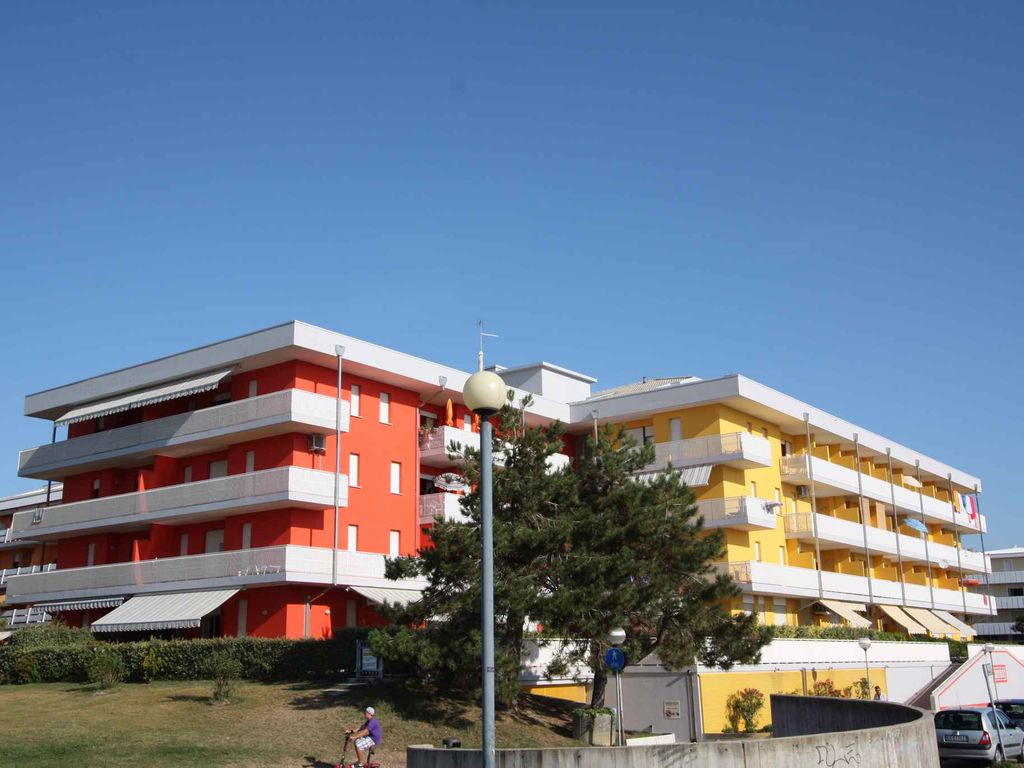 Ferienwohnung mit Klimaanlage und Balkon