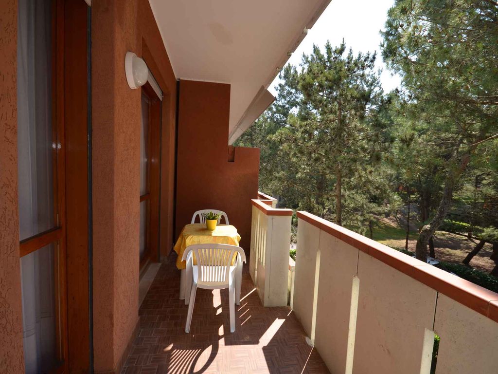 Studio mit Klimaanlage und Balkon