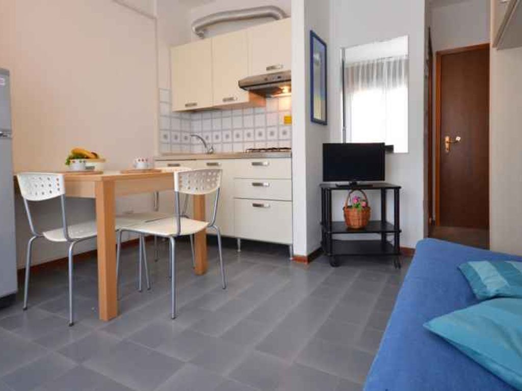 Studio mit Klimaanlage und Balkon
