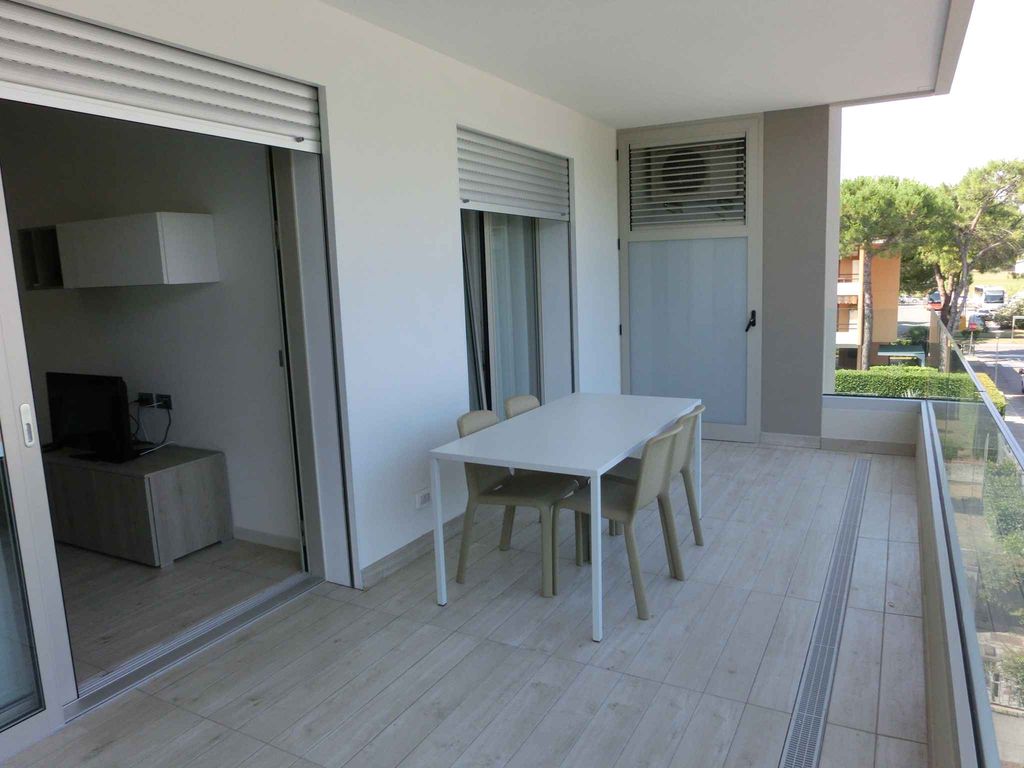 Ferienwohnung mit Klimaanlage und Balkon