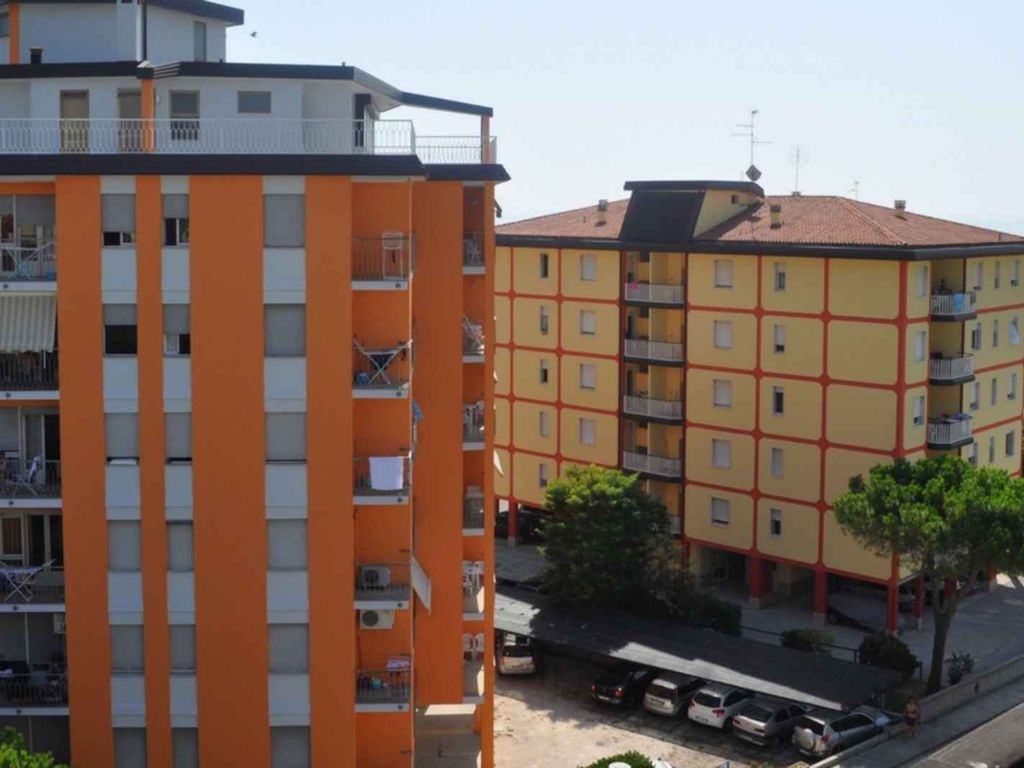 Ferienwohnung mit Klimaanlage und Balkon