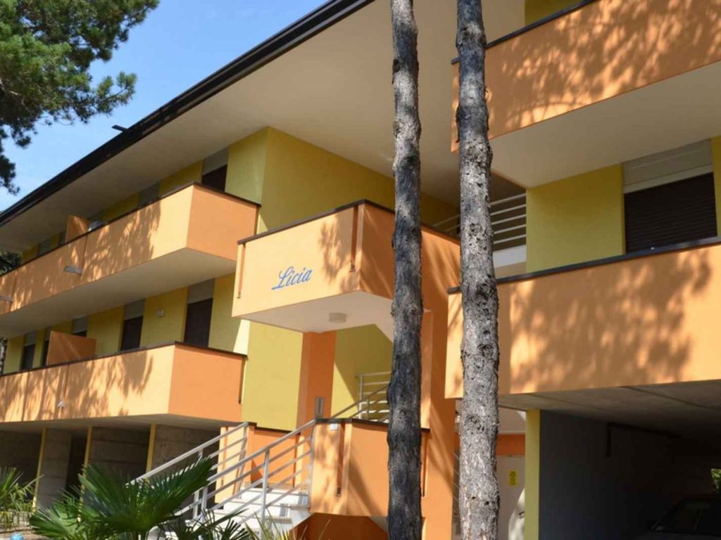 Ferienwohnung mit Klimaanlage und Balkon