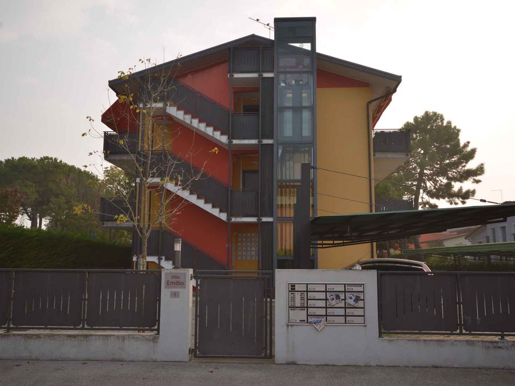 Ferienwohnung mit Klimaanlage und Balkon